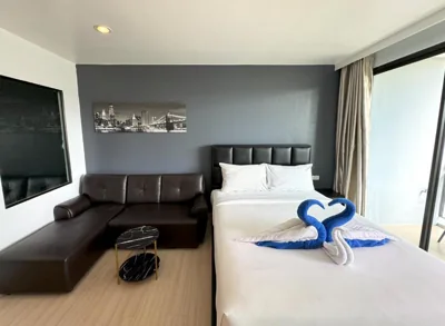 Studio mit Balkon — Apartments at The Bliss Condo by Lofty